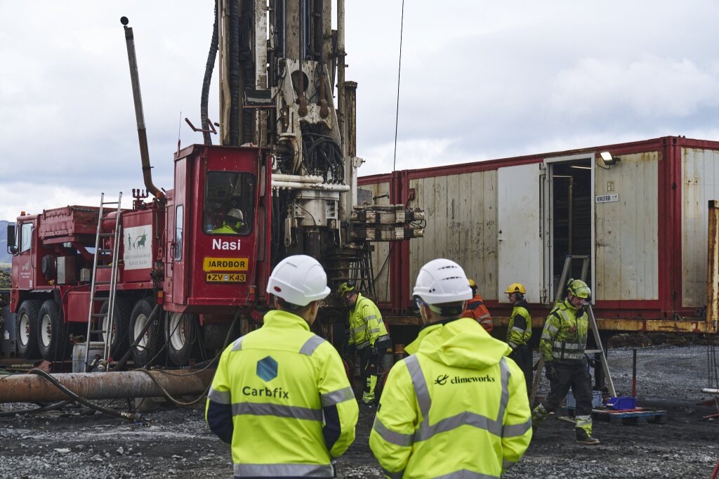 Carbfix and Climeworks people at Mammoth construction site